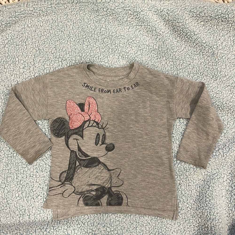 Like new Minnie sketch with specialty glitter now sweat shirt.